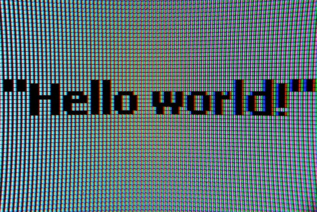 Escribo mi primer "Hello World"