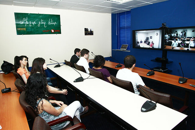 Instalación de aulas de videoconferencia