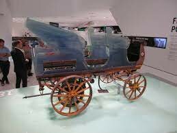 El primer auto hibrido.