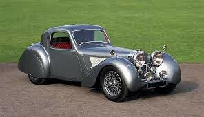 La primera fabricacion del Jaguar presentando el ss100 por  lo que salt cars se concentra en los autos deportivos.