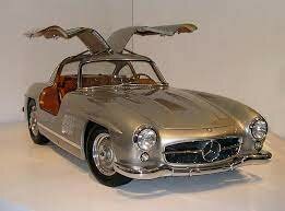 Después de la guerra llega Mercedes.