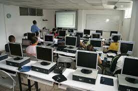 Dotacion de equipos de computadora en Planteles Educativos