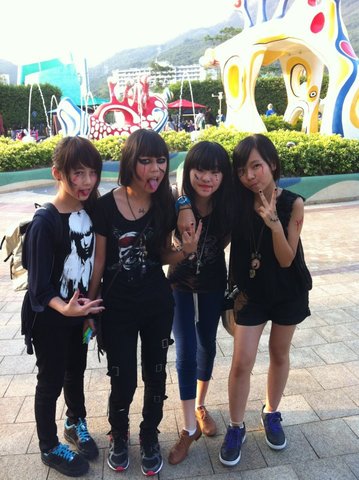 first time going to ocean park with make ups