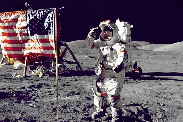 første man på månen