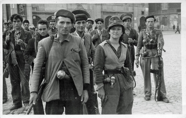 Partecipa alla resistenza come partigiano