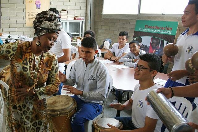 Política Intercultural y De La Diversidad Cultural.
