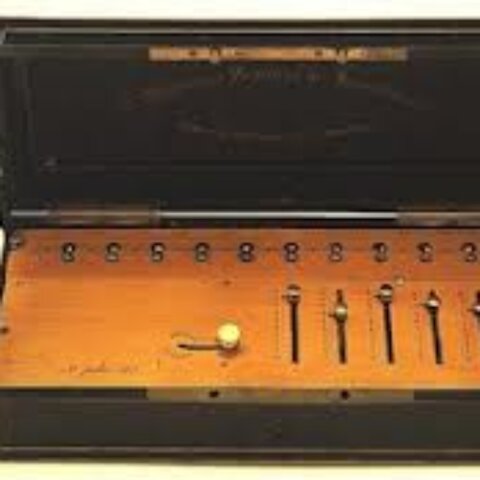 La primera maquina lógica