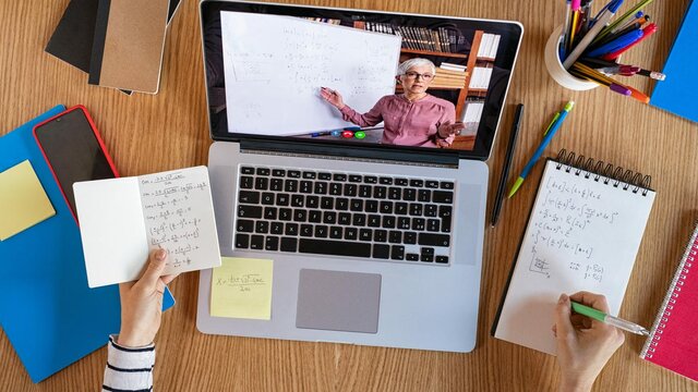 College went to Online learning