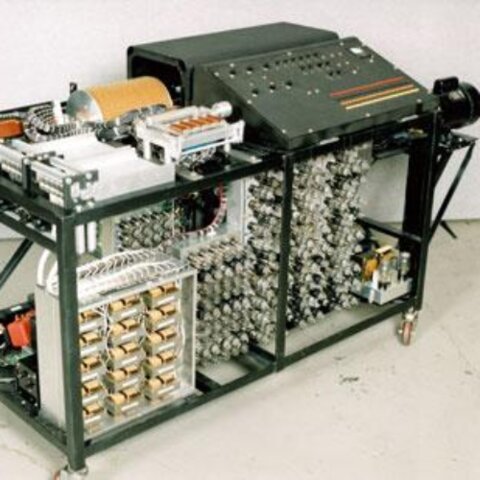 Atanasoff-Berry Computer (ABC) Primera computadora electrónica