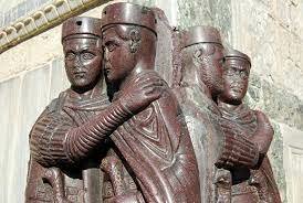 Diocleziano costituisce la tetrarchia