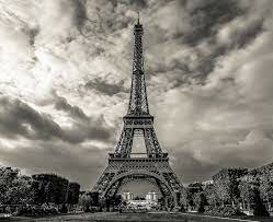 Muere Salvat y Germán se va a Paris.