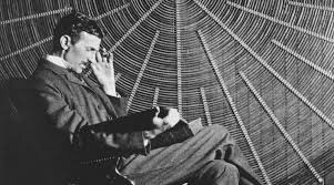 Tesla es trasllada a Praga per estudiar Filosofia