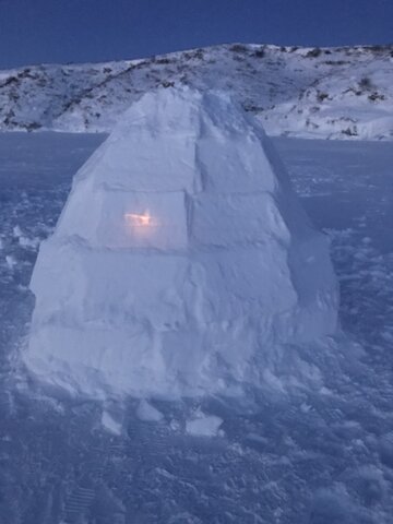 igloo building