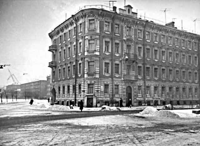 Переезд в Петроград