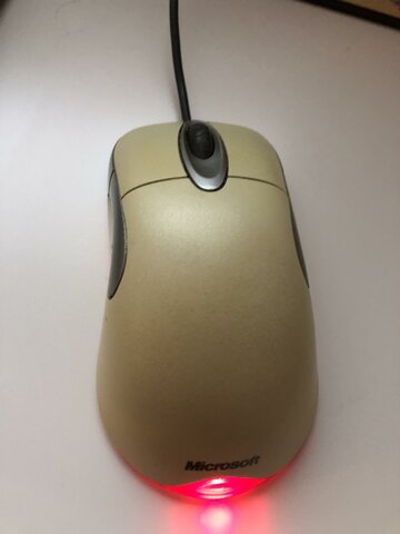 Primer mouse optico