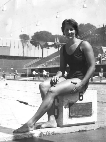 Dawn Fraser baja del minuto en 100 libres