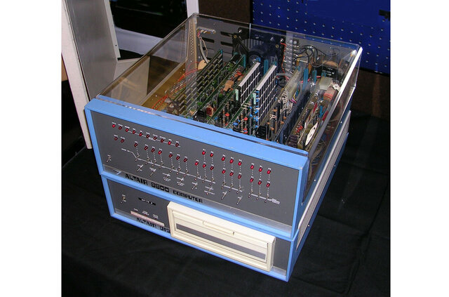 MITS Altair 8800 (1975)