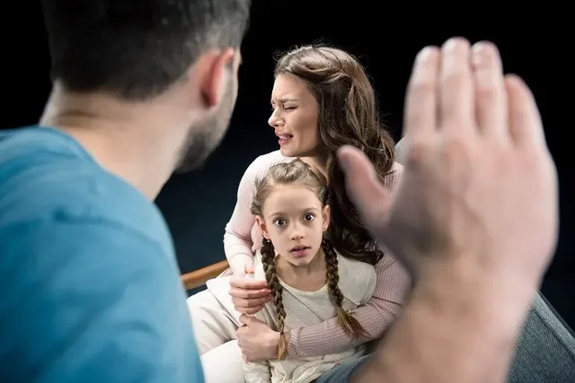 VIOLENCIA INTRAFAMILIAR