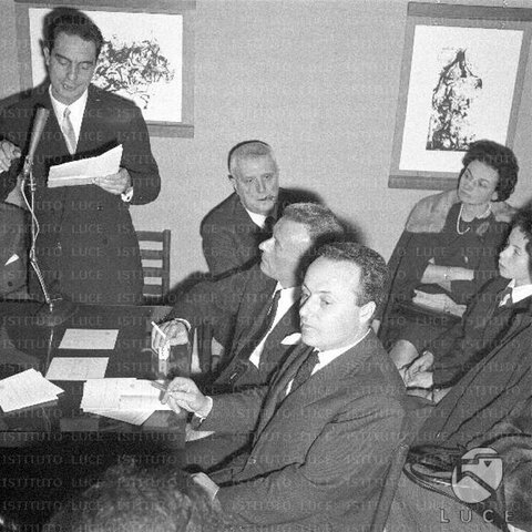 lavora per la casa condutrice enaudi