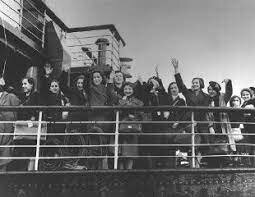 First kindertransport arrives