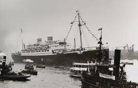 St. Louis sails