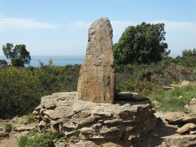 MONUMENTS MEGALÍTICS