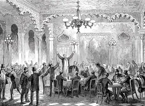 Forma de organización política e ideología imperante.