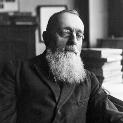 Alfred Binet fue nombrado director del laboratorio experimental