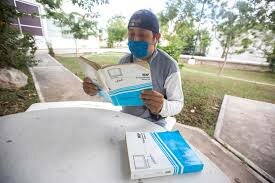 Se crea el modelo de preparatoria abierta (México)