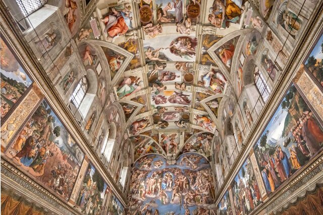 Miguel Ángel acepta decorar la Capilla Sixtina