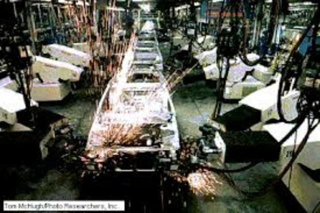 GM INSTALO LOS PRIMEROS ROBOTS DE SOLDURA