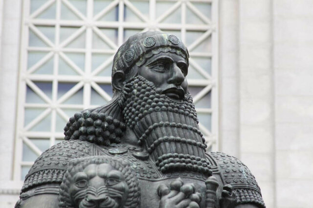 Hammurabi se convierte en rey de babilonia