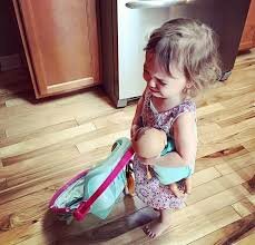 Mi madre sale a Cd de México a trabajar, me quedo con mi bisabuela