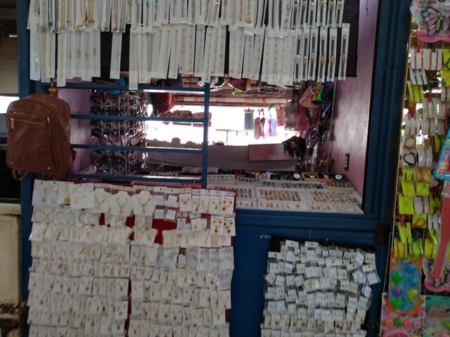 inicio mi negocio de joyería de acero, así como panificadora y de desayunos