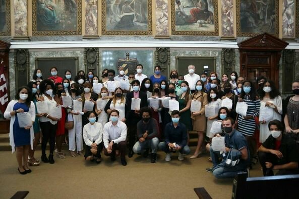 Graduación en el Aula Magna de la Universidad de La Habana de los Cursos Avanzado II y Lengua China IV