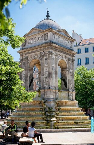 Fontaine des innocents, louvre