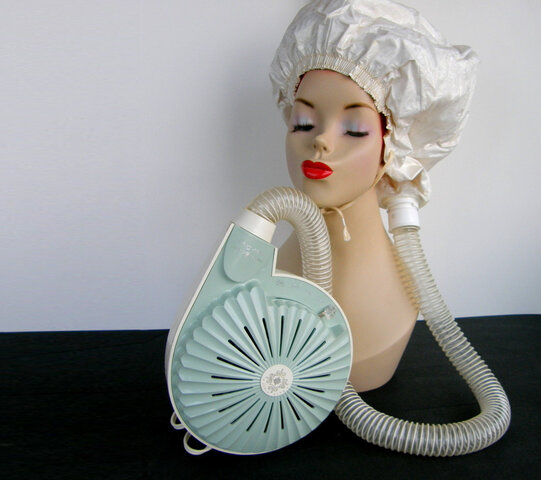 INNOVACIÓ DELS SECADORS, DEL METALL AL PLÀSTIC, 1950