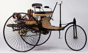 PRIMER COTXE A GASOLINA