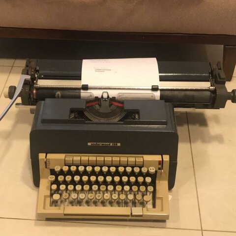 Primeiro registro de um curso a distância no Brasil, anunciado no Jornal do Brasil, um curso de datilografia.