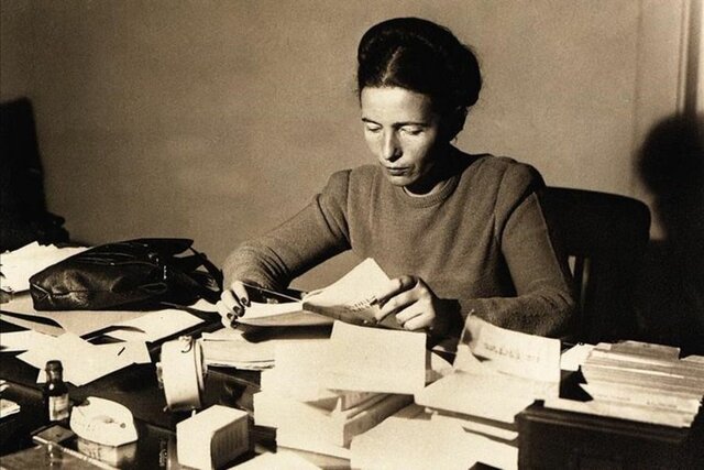 Simone de Beauvoir publicó “El segundo sexo”