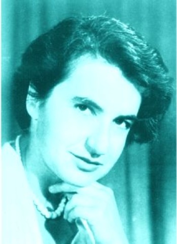 Rosalind moves to paris