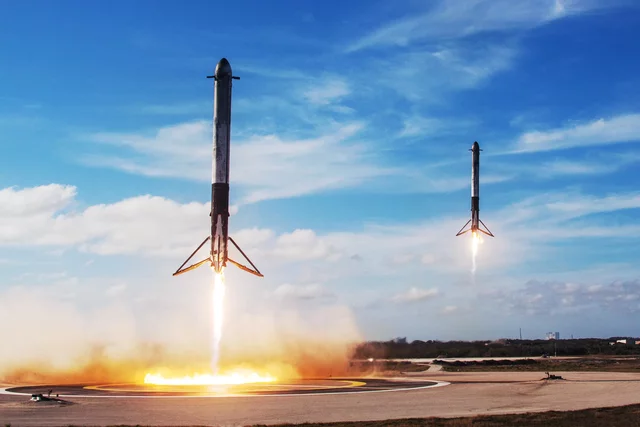 SpaceX’s Falcon 9 lands back on Earth