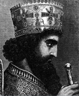 Jerjes I de Persia se convierte en rey