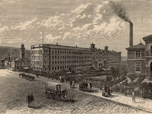 OBRERS CREMEN LA FÀBRICA BONAPLATA A BARCELONA