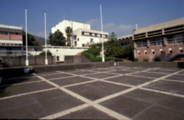 Conscriptos realizan vigilancia en el reactor nuclear de La Reina