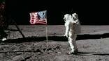 First humans land on the moon in apollo 11 mission