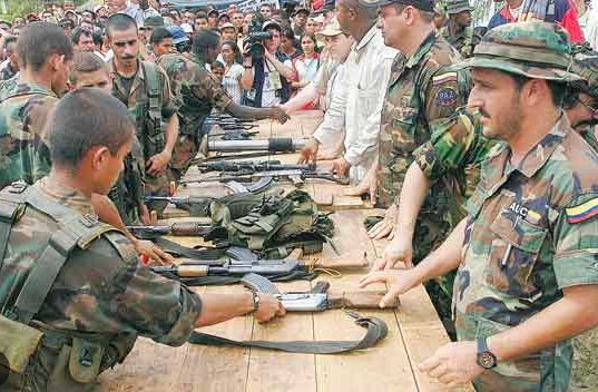 Proceso de paz con los paramilitares