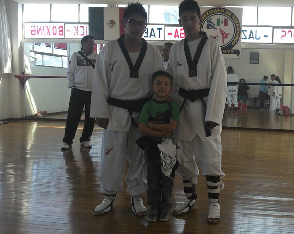 Ángel y Néstor ¡a la Selección Estatal de Taekwondo!