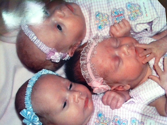 Mi mama dió a luz mis hermanas.