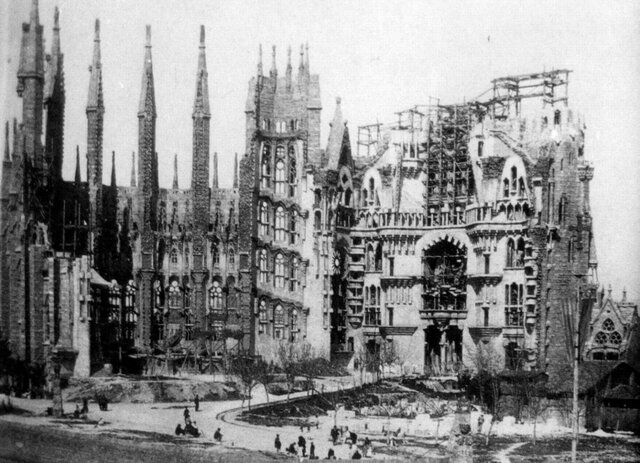 1882 inicio obras Sagrada Familia